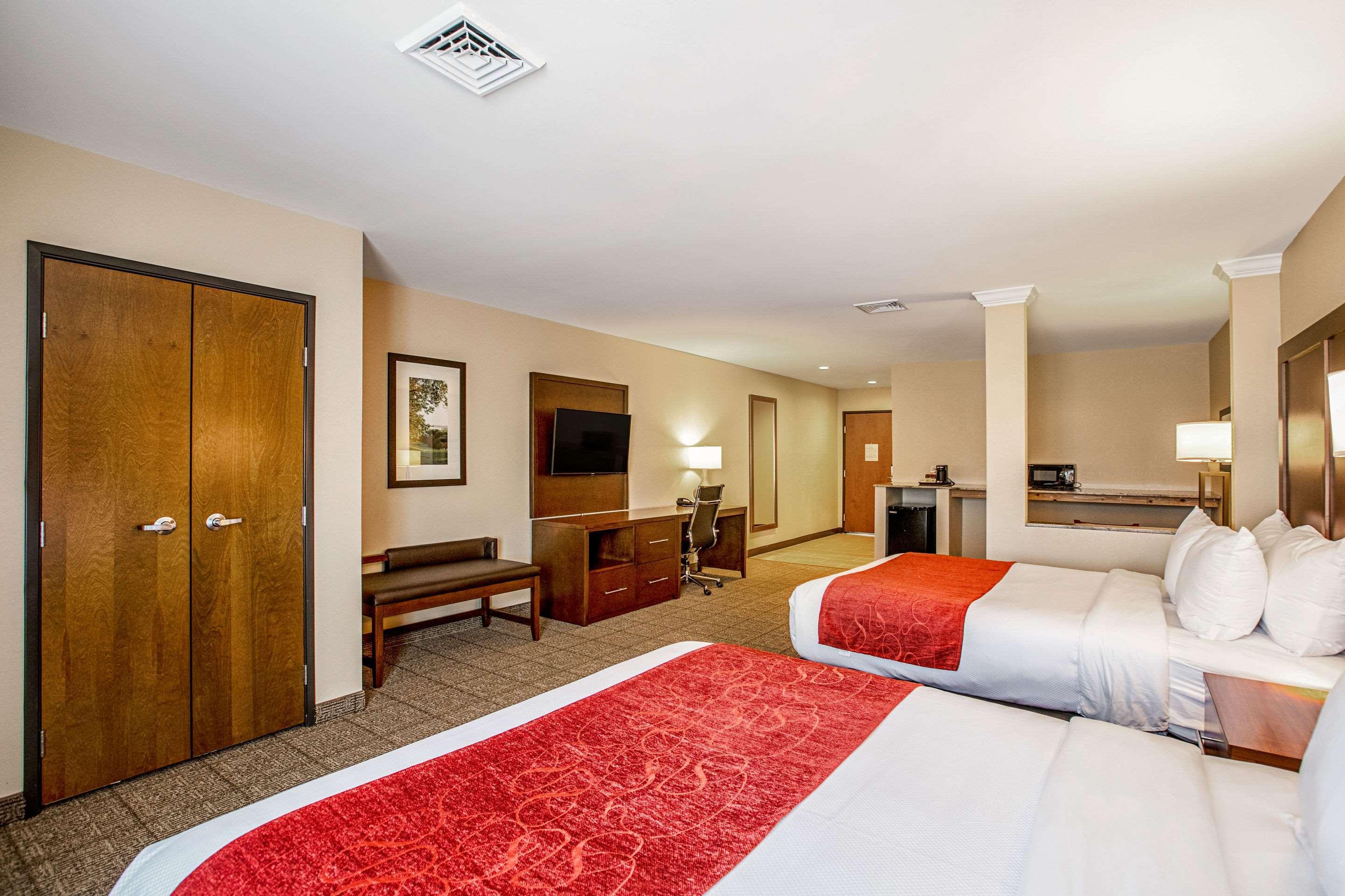 Comfort Suites Fishkill Near Interstate 84 Zewnętrze zdjęcie