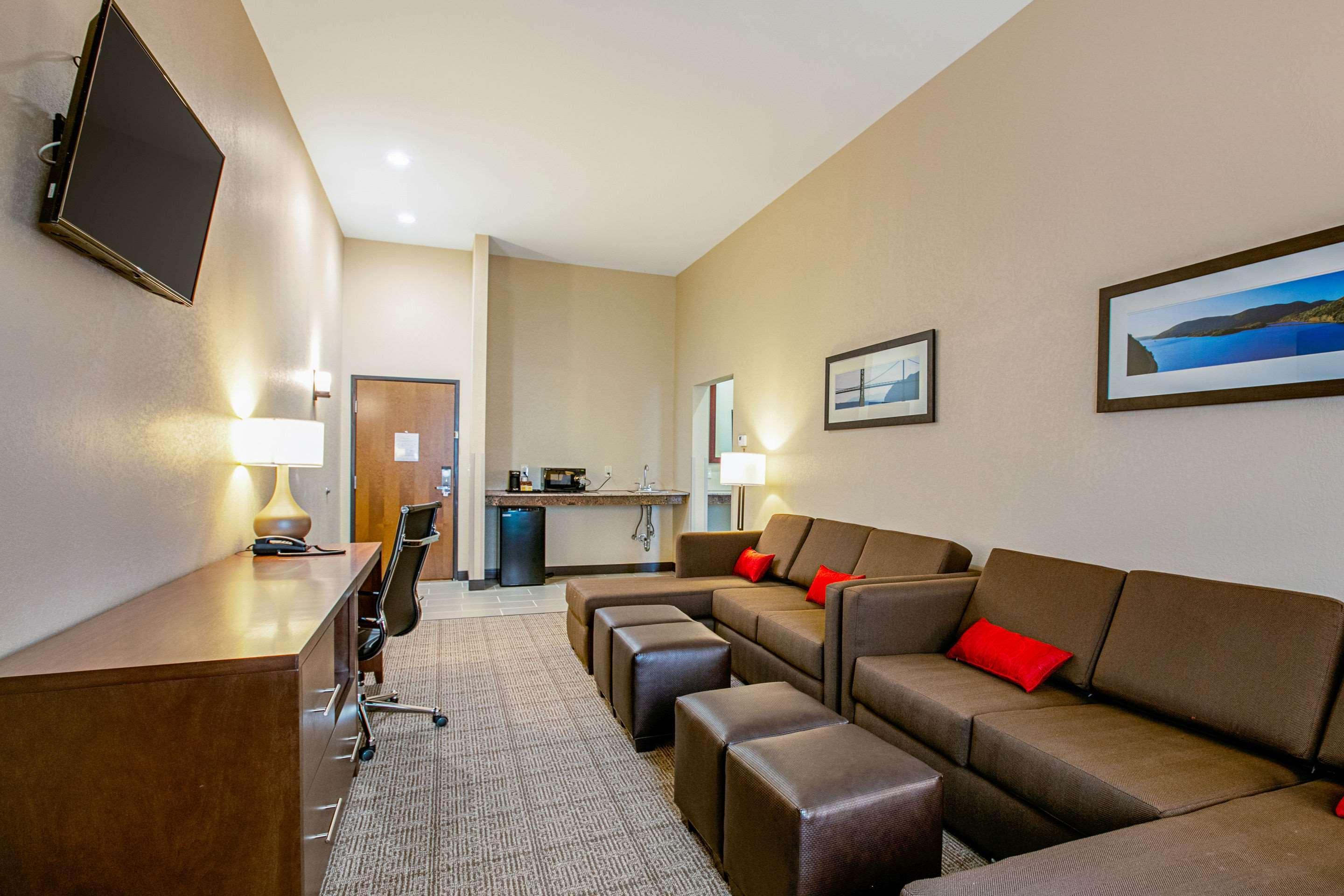 Comfort Suites Fishkill Near Interstate 84 Zewnętrze zdjęcie